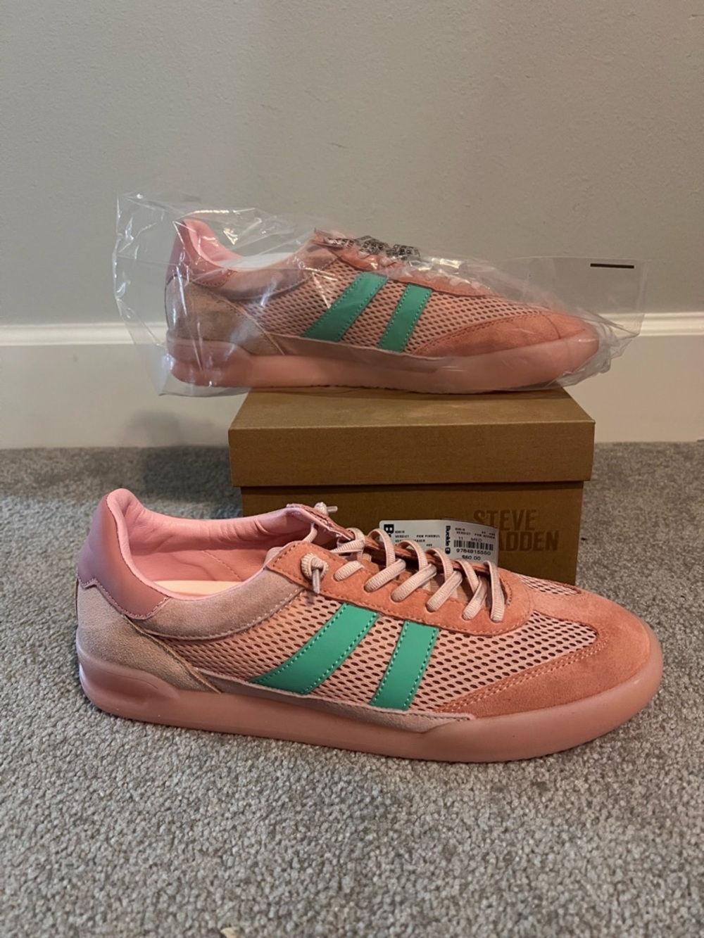 Steve Madden Verdict Sneaker - Picture 5 of 9